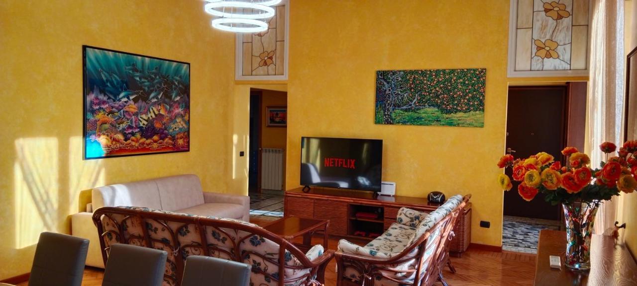 Luxe Apartment Near Milano, Rho Fiera E Mxp Бусто Арсицио Екстериор снимка
