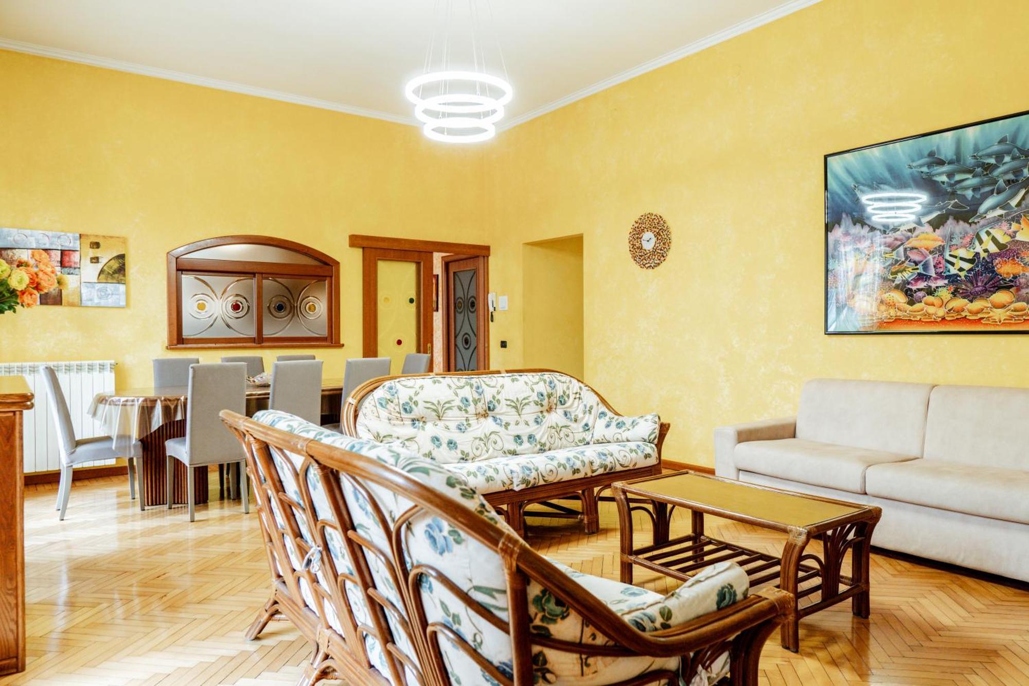 Luxe Apartment Near Milano, Rho Fiera E Mxp Бусто Арсицио Екстериор снимка